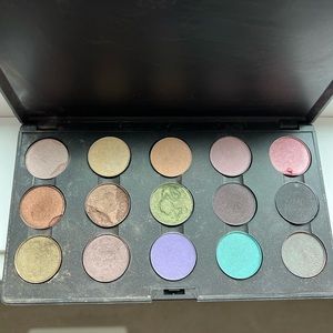 MAC eyeshadow palette - assorted colours